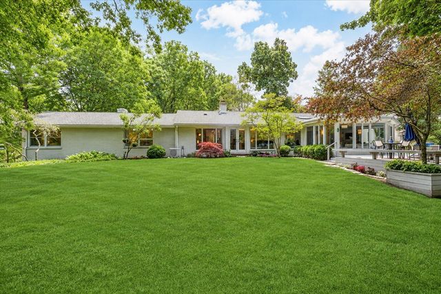 1912 Sunset Court, Saint Joseph, MI 49085
