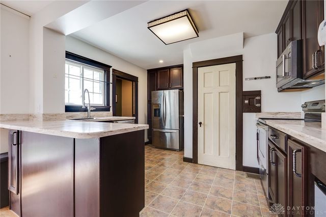 1809 Shroyer Road, Oakwood, OH 45419