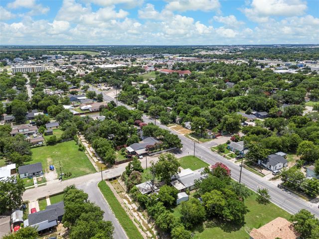 1320 S 26th Street, Waco, TX 76706