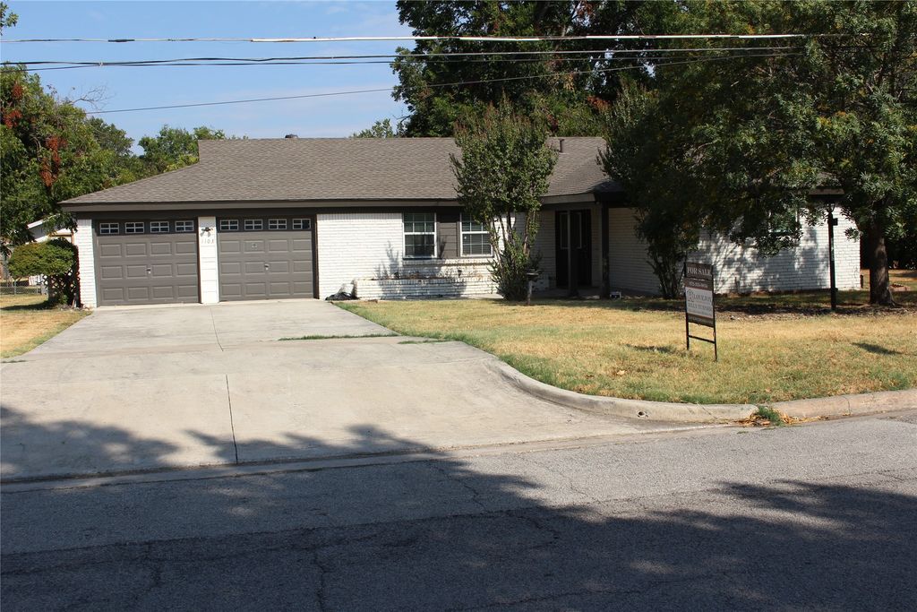 1103 Bryant Street, Benbrook, TX 76126 — exterior