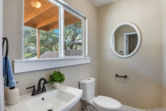 178 MARY ANN DR, Canyon Lake, TX 78133
