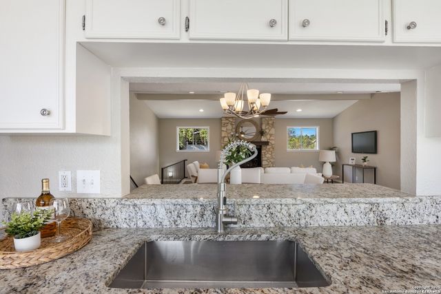 178 MARY ANN DR, Canyon Lake, TX 78133