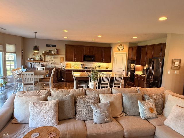 299 Entrance Hall View, Greenwood, IN 46142