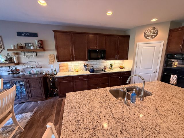 299 Entrance Hall View, Greenwood, IN 46142