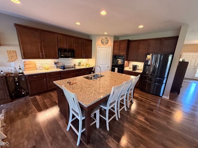 299 Entrance Hall View, Greenwood, IN 46142