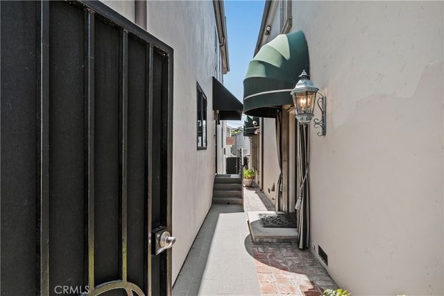 1126 2nd, Hermosa Beach, CA 90254