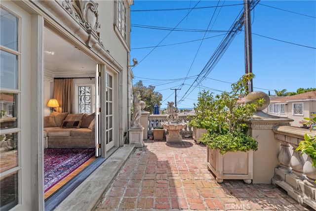 1126 2nd, Hermosa Beach, CA 90254