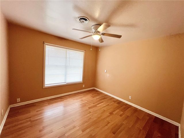 112 Rice Dr, Portland, TX 78374