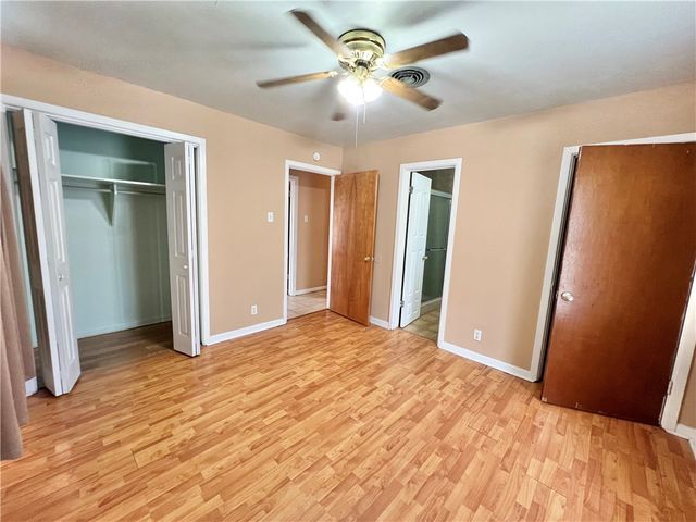 112 Rice Dr, Portland, TX 78374