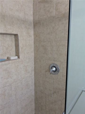 112 Rice Dr, Portland, TX 78374