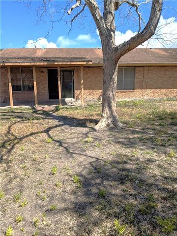 112 Rice Dr, Portland, TX 78374