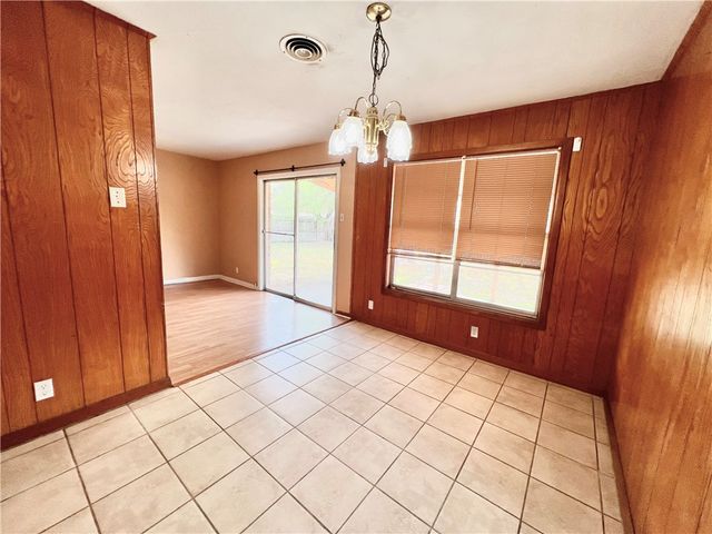 112 Rice Dr, Portland, TX 78374