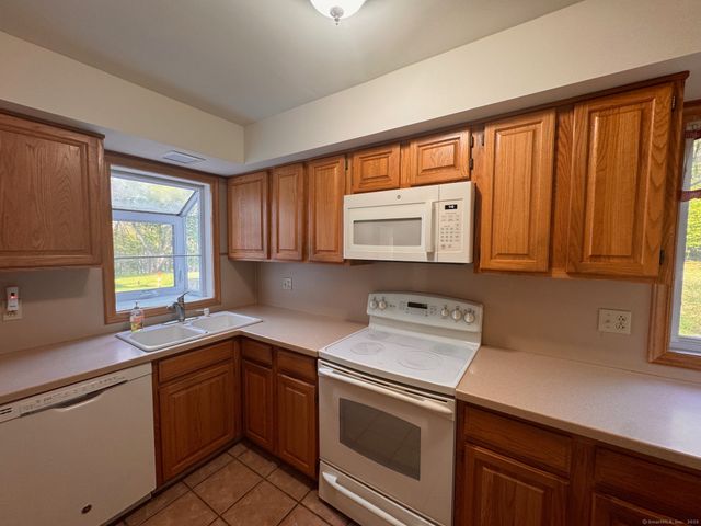 120 Otrobando Avenue, Norwich, CT 06360