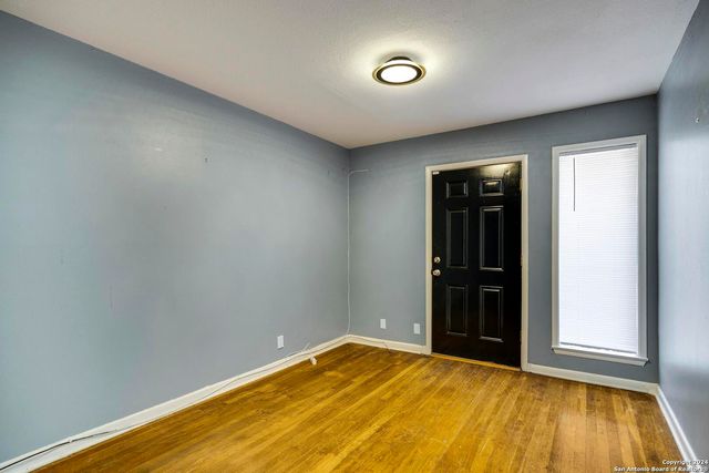 103 RENNER DR, San Antonio, TX 78201