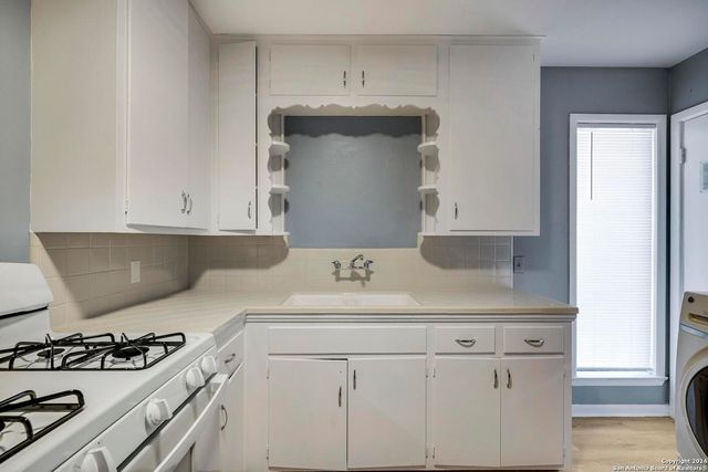 103 RENNER DR, San Antonio, TX 78201