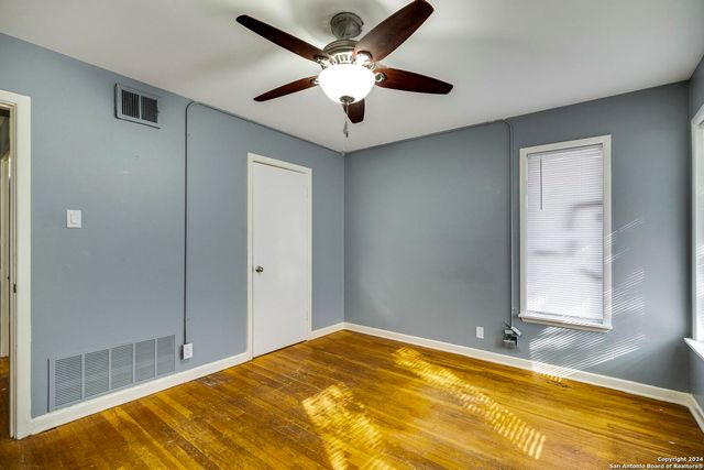 103 RENNER DR, San Antonio, TX 78201