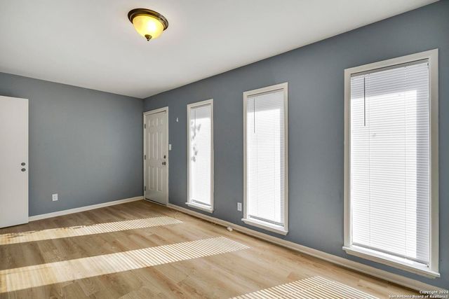 103 RENNER DR, San Antonio, TX 78201