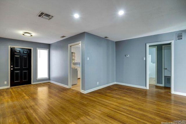 103 RENNER DR, San Antonio, TX 78201