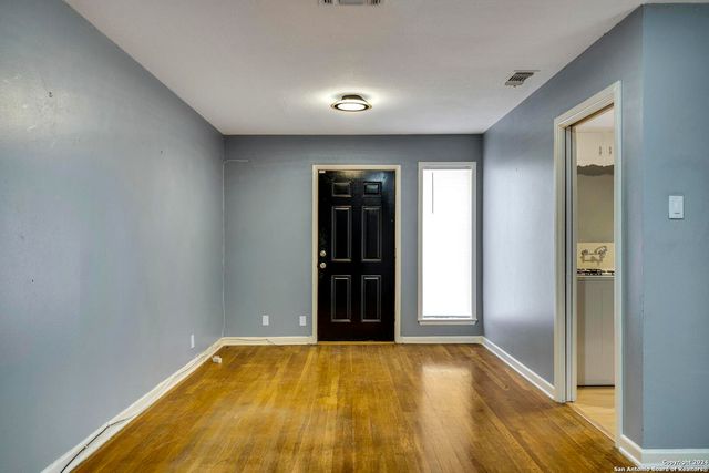 103 RENNER DR, San Antonio, TX 78201
