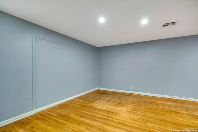 103 RENNER DR, San Antonio, TX 78201