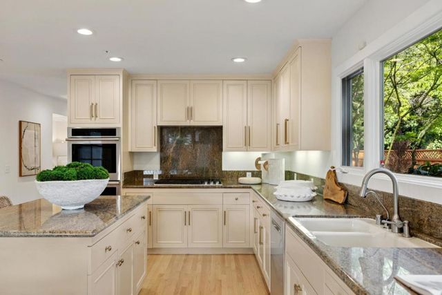 250 Selby Lane, Atherton, CA 94027