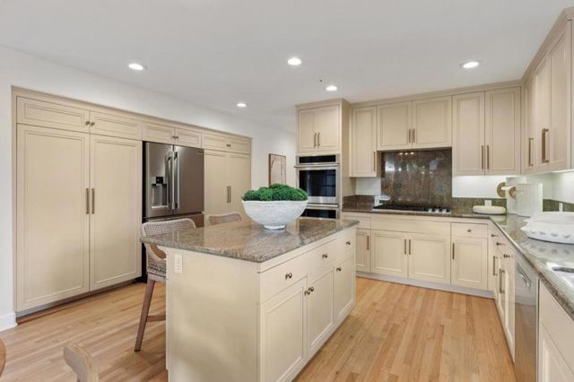 250 Selby Lane, Atherton, CA 94027