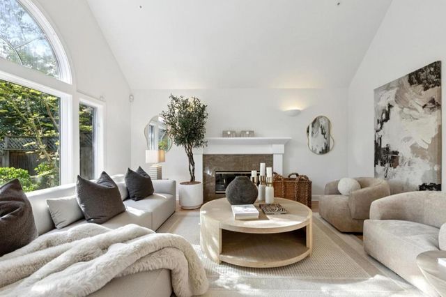 250 Selby Lane, Atherton, CA 94027