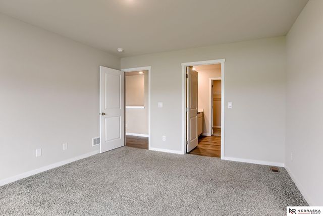 12613 S 204th Avenue, Gretna, NE 68028