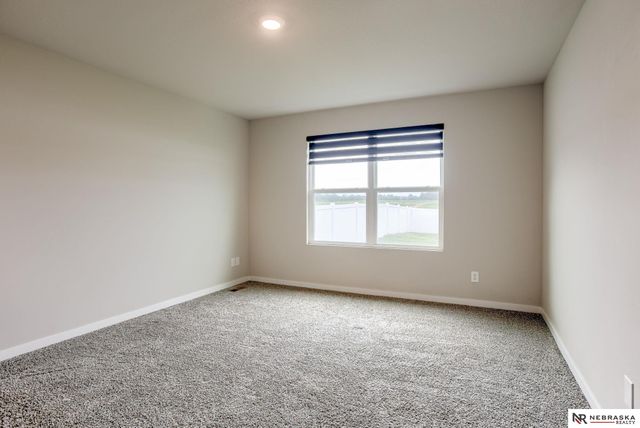 12613 S 204th Avenue, Gretna, NE 68028