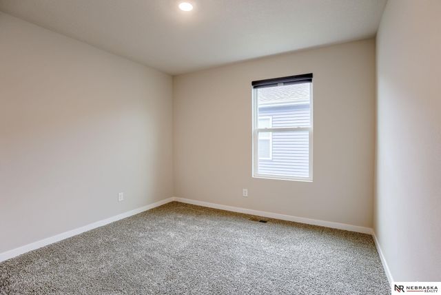 12613 S 204th Avenue, Gretna, NE 68028