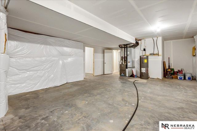 12613 S 204th Avenue, Gretna, NE 68028