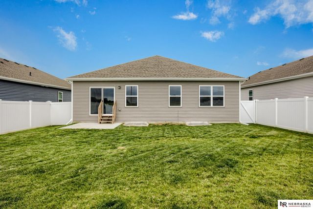12613 S 204th Avenue, Gretna, NE 68028