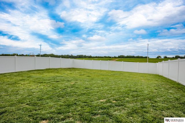 12613 S 204th Avenue, Gretna, NE 68028