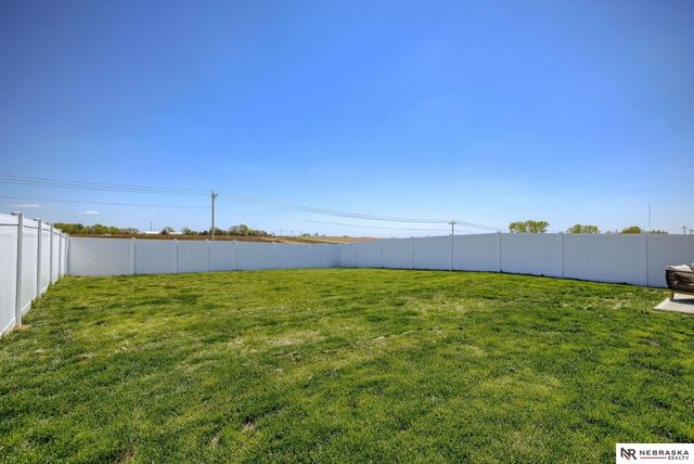 12613 S 204th Avenue, Gretna, NE 68028