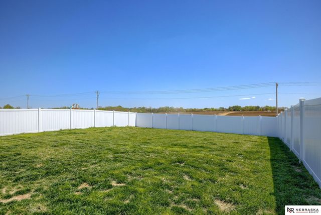 12613 S 204th Avenue, Gretna, NE 68028