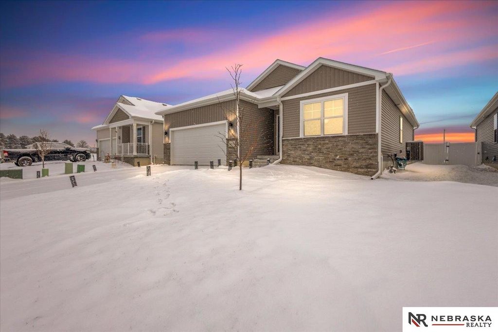 12613 S 204th Avenue, Gretna, NE 68028