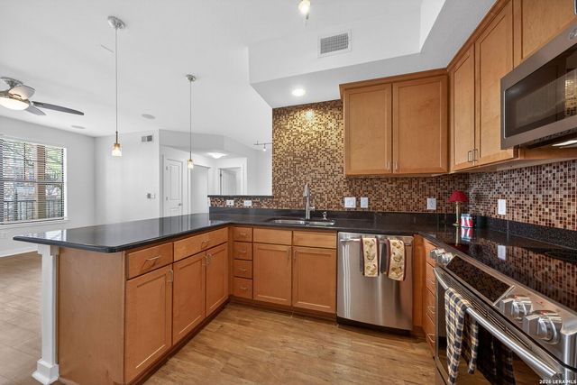 7342 Oak Manor Dr Apt 1104, San Antonio, TX 78229