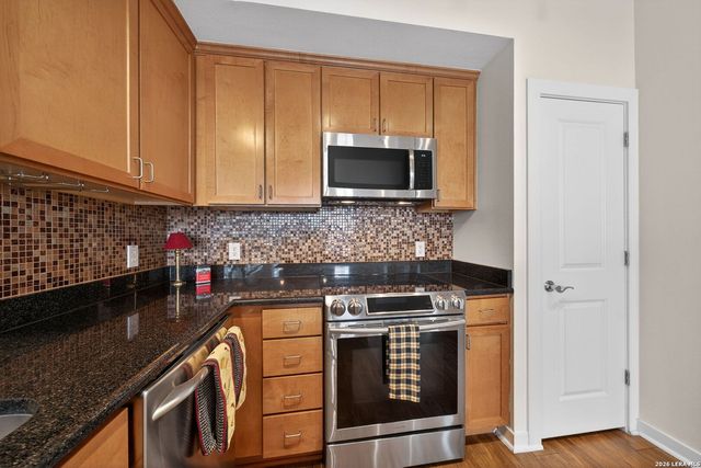 7342 Oak Manor Dr Apt 1104, San Antonio, TX 78229