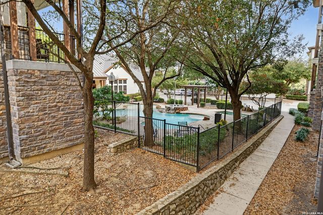 7342 Oak Manor Dr Apt 1104, San Antonio, TX 78229