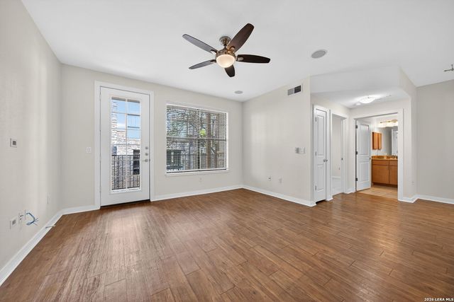 7342 Oak Manor Dr Apt 1104, San Antonio, TX 78229