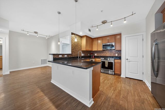 7342 Oak Manor Dr Apt 1104, San Antonio, TX 78229