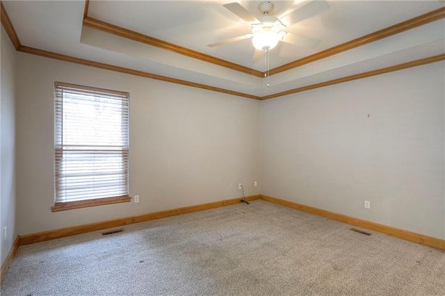 4129 SW Homestead Drive, Lee's Summit, MO 64082