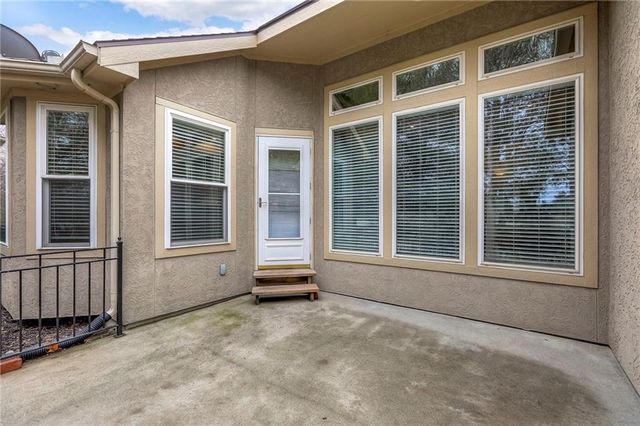 4129 SW Homestead Drive, Lee's Summit, MO 64082