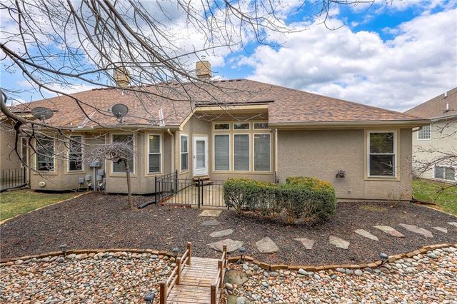 4129 SW Homestead Drive, Lee's Summit, MO 64082