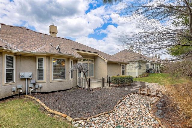 4129 SW Homestead Drive, Lee's Summit, MO 64082