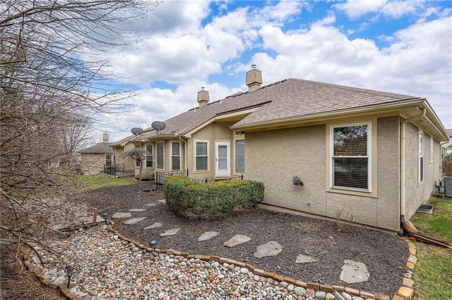 4129 SW Homestead Drive, Lee's Summit, MO 64082