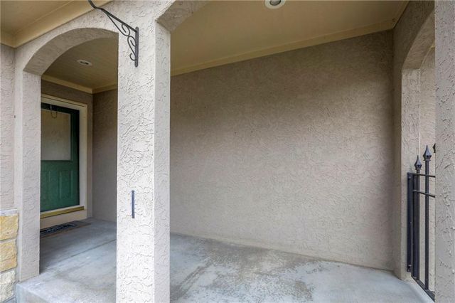 4129 SW Homestead Drive, Lee's Summit, MO 64082