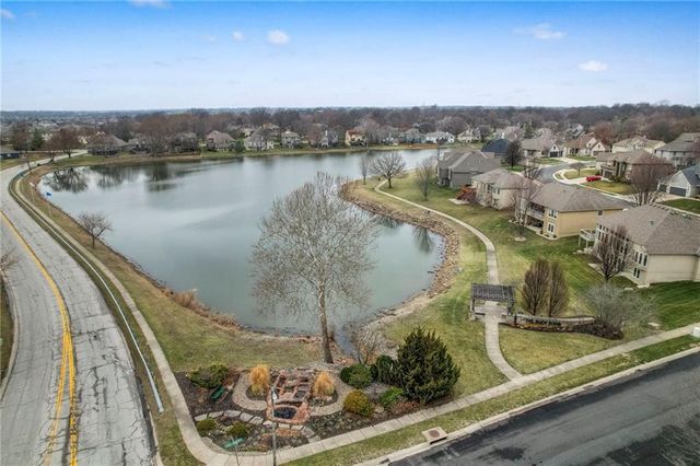 4129 SW Homestead Drive, Lee's Summit, MO 64082