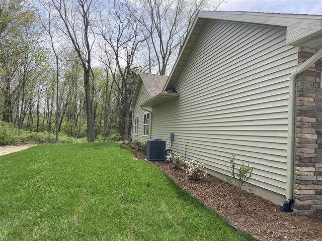 728 Violet Way, Saint Joseph, MI 49085
