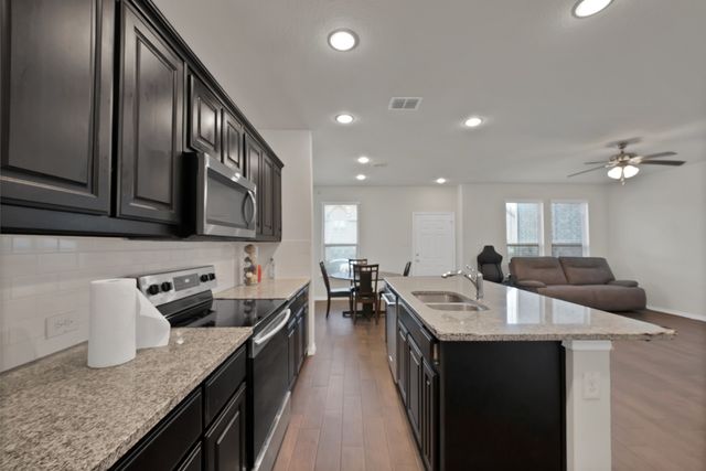 422 Milverton Drive, Fort Worth, TX 76036